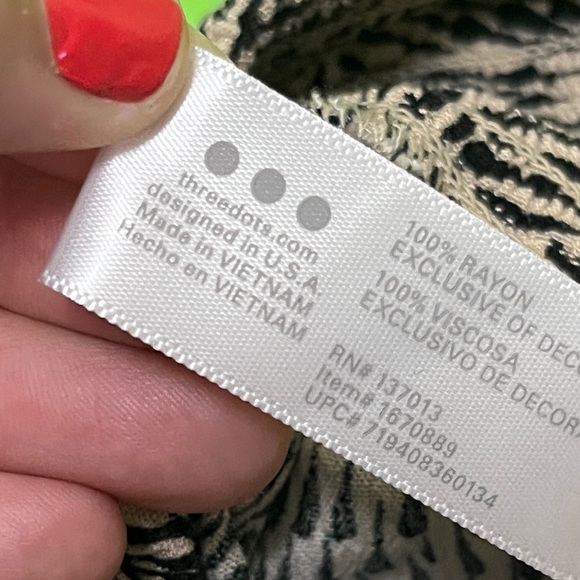 Three Dots Pull On Shorts Size Medium - Picture 7 of 8